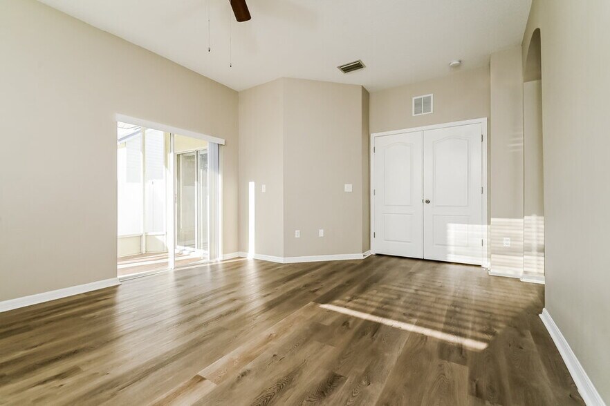 Building Photo - 6150 Kiteridge Dr