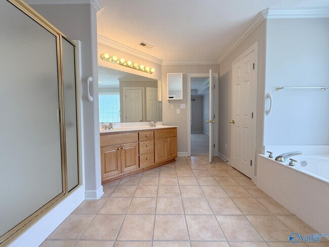 Building Photo - 238 Pebble Brook Dr