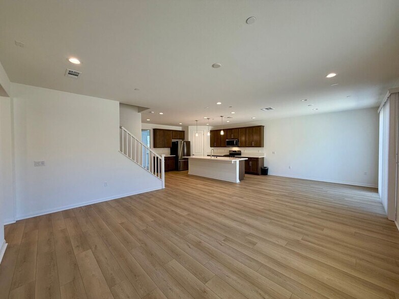 Building Photo - 21600 Thomas Ct