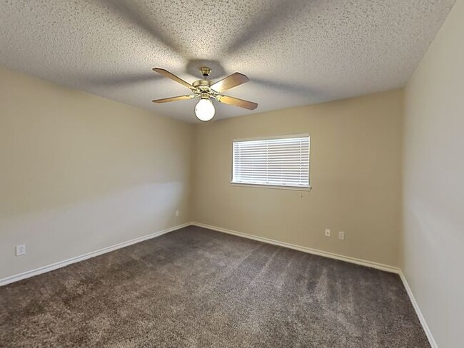 Building Photo - Move in before May 1st and get $1,000 OFF ...