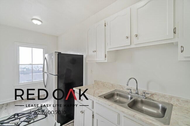 Building Photo - 357 S Alvarado St