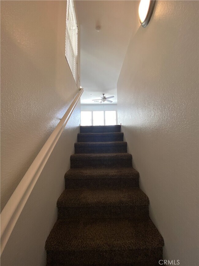 Building Photo - 15651 Vista Way