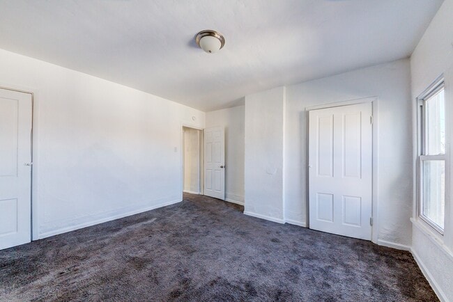 Building Photo - 919 Lillian St