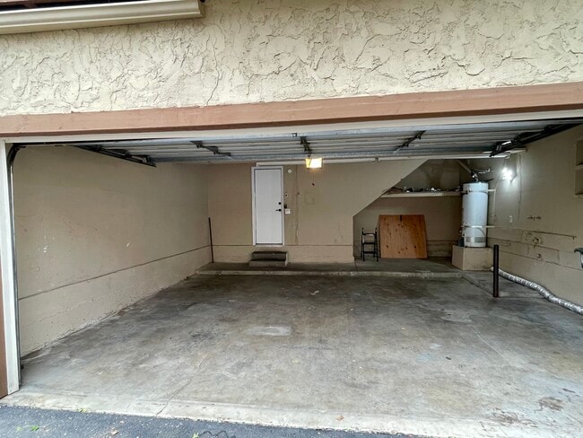 Building Photo - 2027 S Campus Ave