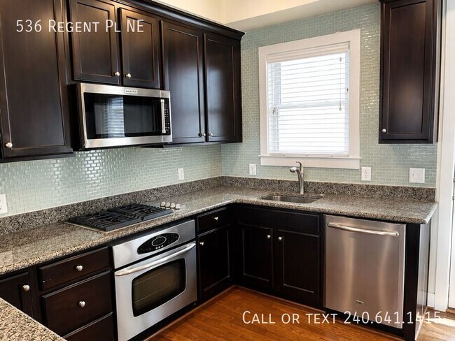 Building Photo - 536 Regent Pl NE