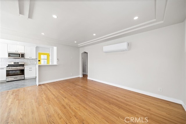 Building Photo - 1039 Simmons Ave