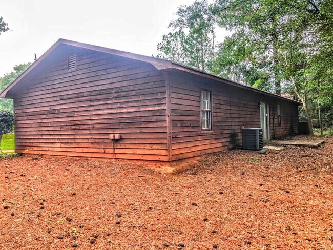Building Photo - Affordable 2 bedroom in Athens!