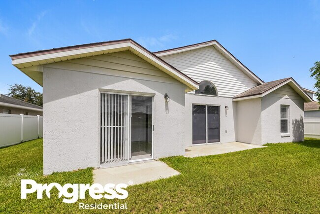 Building Photo - 1420 Brook Hollow Dr