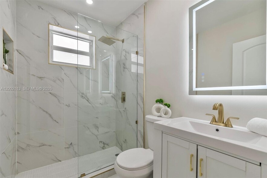 Building Photo - 1852 SW 22nd Ter