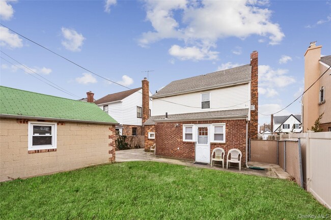 Building Photo - 166-23 24th Ave