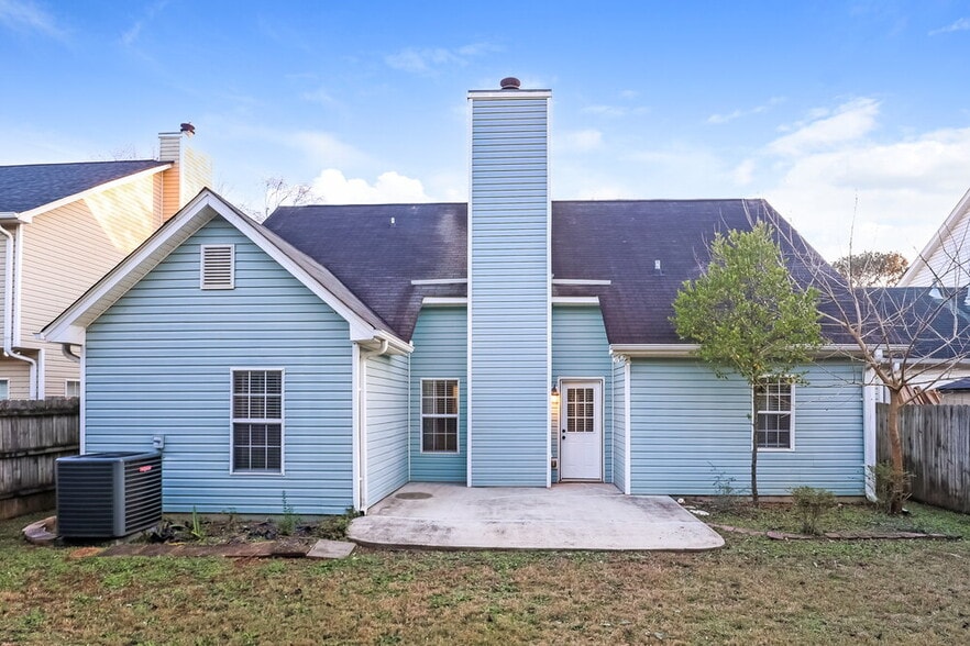 Building Photo - 1820 Towne Park Dr