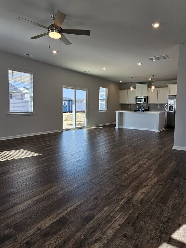 Building Photo - 1004 Maridian St