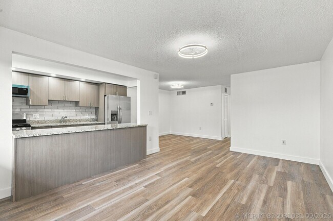 Building Photo - 175 NE 203rd Terrace