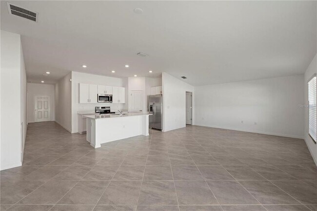 Building Photo - 1402 Kensington St