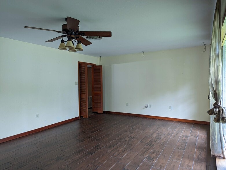 Building Photo - 917 Fremaux Ave