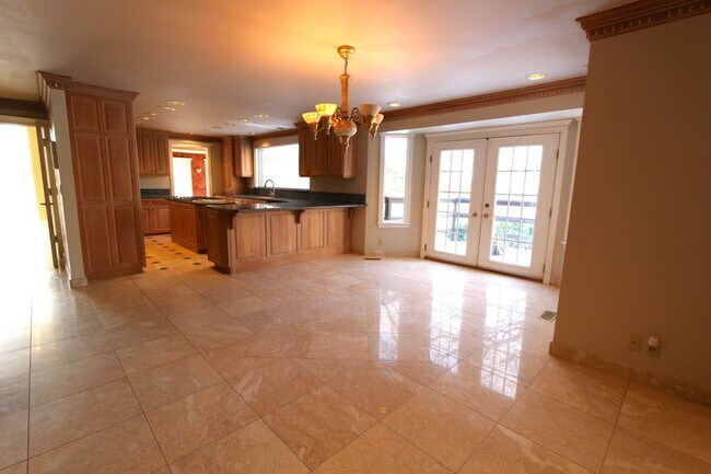 Building Photo - 3333 Deer Hollow Dr