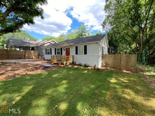 Building Photo - 1127 Dobbs Dr SE