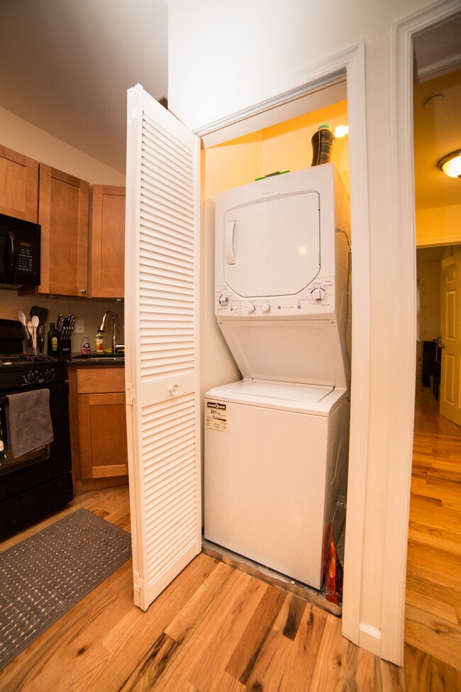 Building Photo - 4317 Sansom St