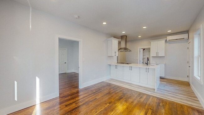 Building Photo - 24 Alfred St