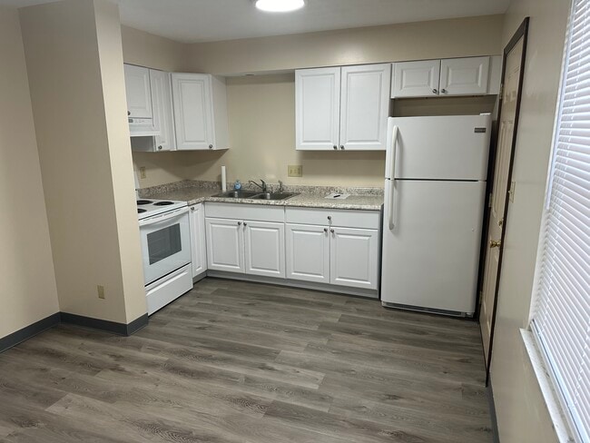 Building Photo - 270 Stocksdale Dr