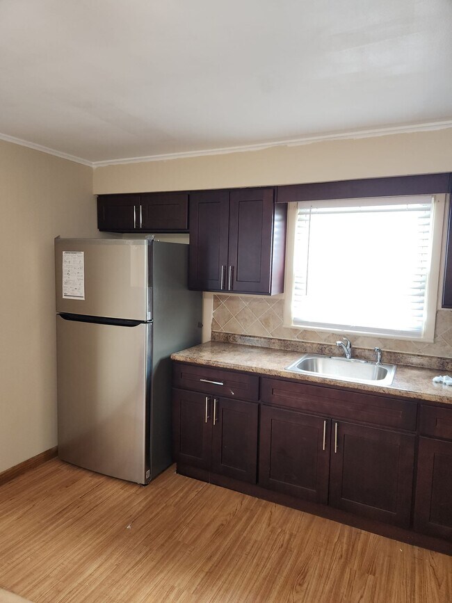 Building Photo - 18 Tennyson St