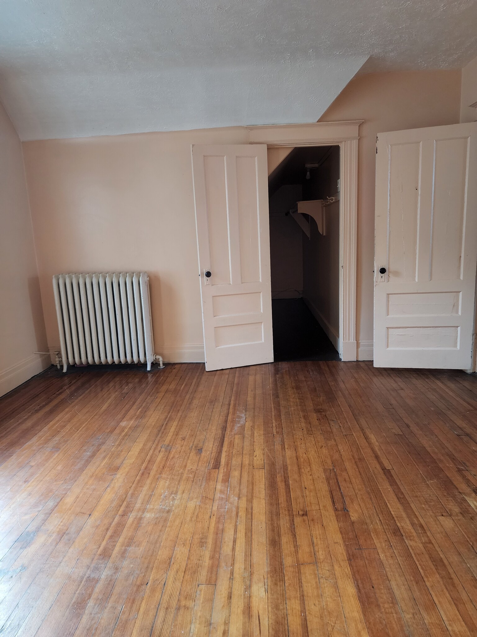 Bedroom - 490 Ames St