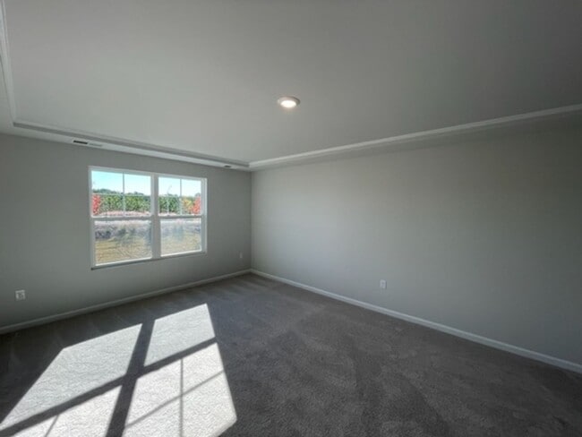 Building Photo - 5010 Tura St
