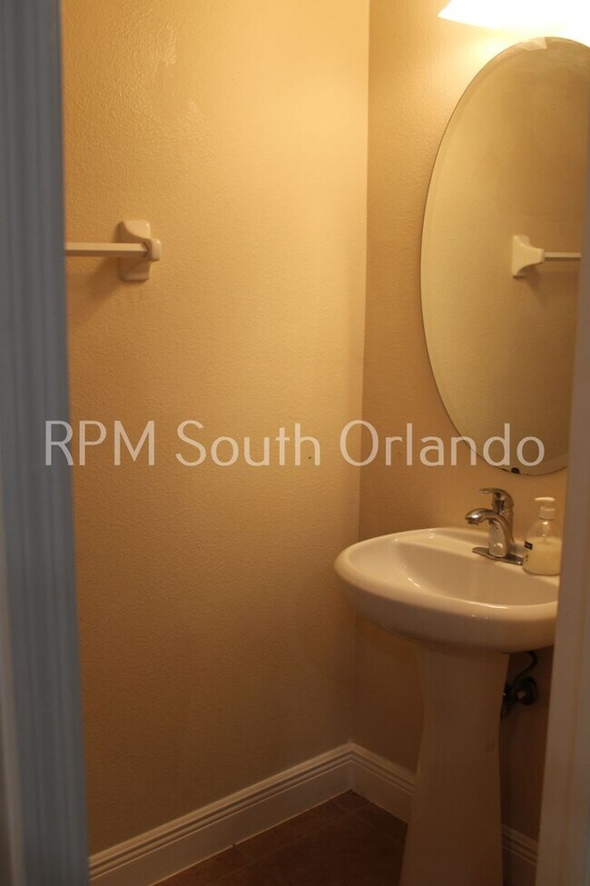 Building Photo - 2 story Townhouse, 3 bedroom, 2.5 bath in Saint Cloud FL.