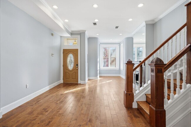 Building Photo - 58 Quincy Pl NE