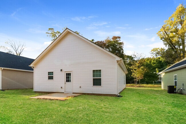 Building Photo - 6122 Hunter Ave, Charlotte, NC