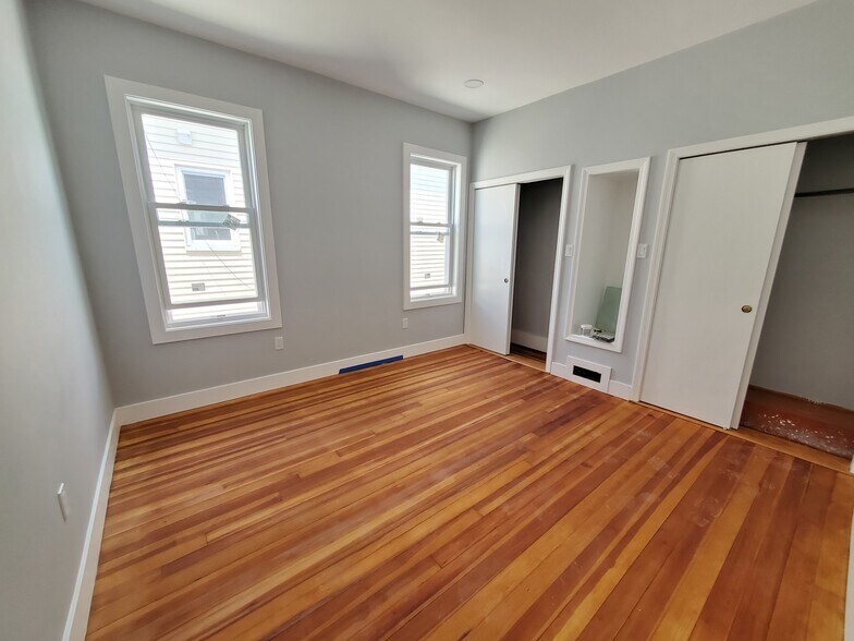 Building Photo - 31 Faywood Ave