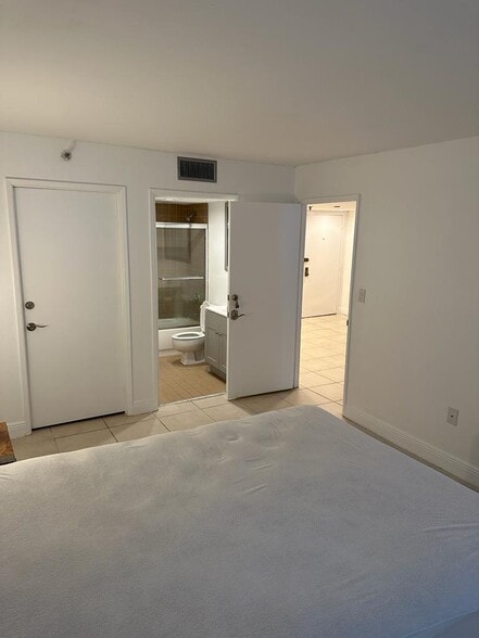 2/2 Bedroom - 1621 Collins Ave
