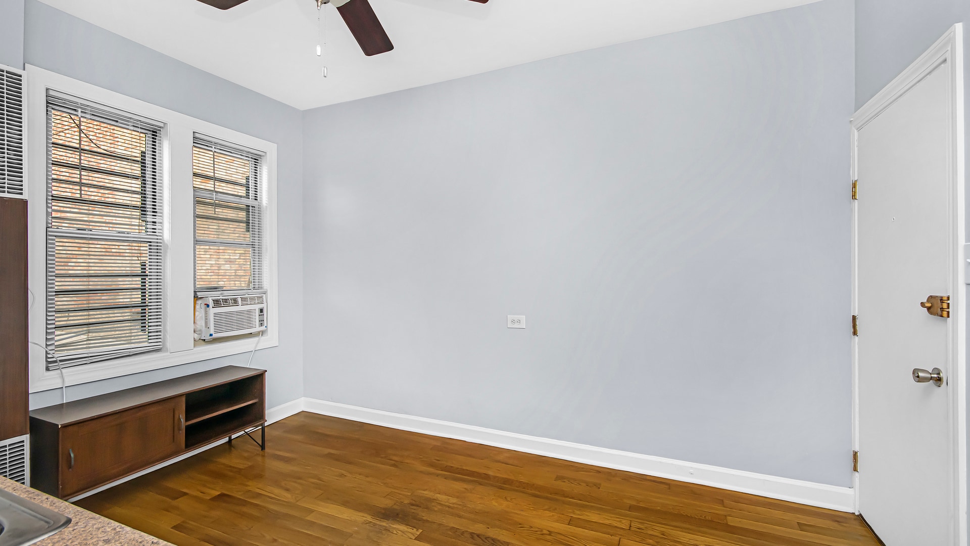 Living Room - 1472 W Webster Ave