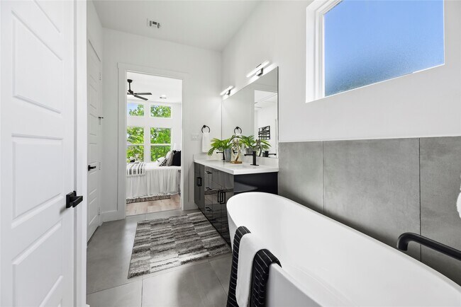 Building Photo - 7212 England St