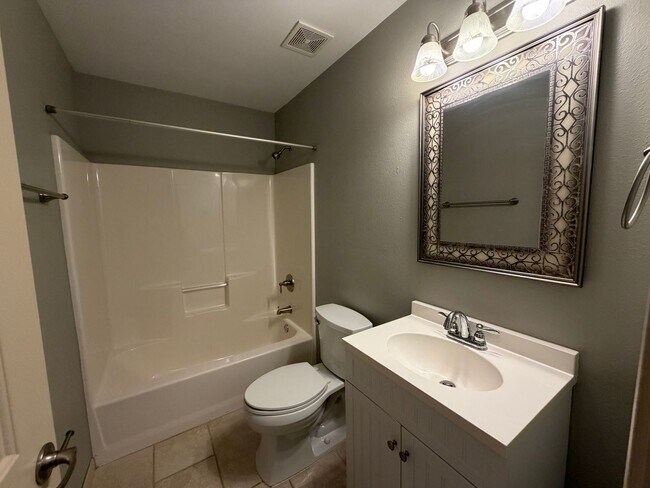 Building Photo - 16258 Hailey Ln