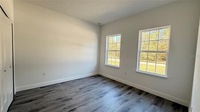 Building Photo - 7432 N Cricket Dr