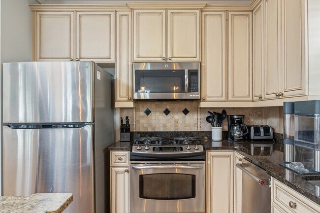 Building Photo - 87 Barracuda St