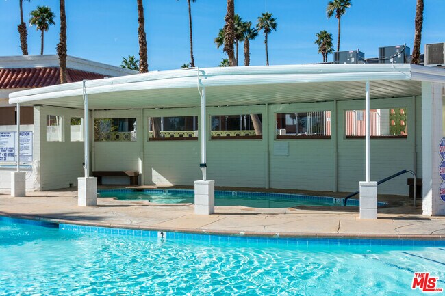 Building Photo - 32180 Saucon Valley St