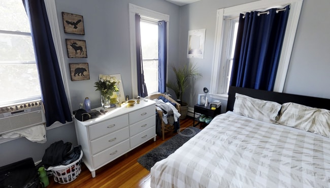 Building Photo - 9/1 Sunny, renovated 3BR near Central, Inman, Kendall