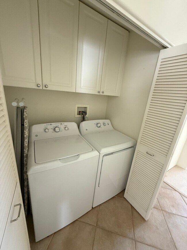 Building Photo - 4 Bedroom / 3 Bath House in The Islands Ga...