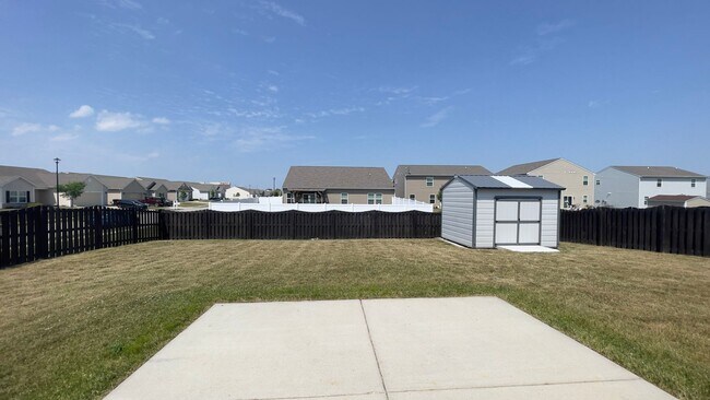 Building Photo - Hawthorne Lake…3 Bedroom 2 Bath