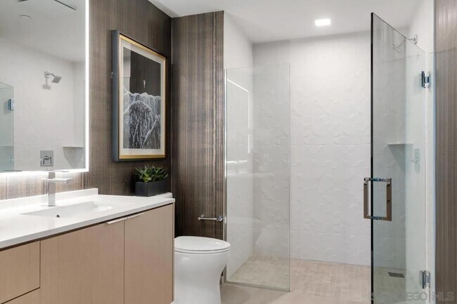 Building Photo - 525 Olive St