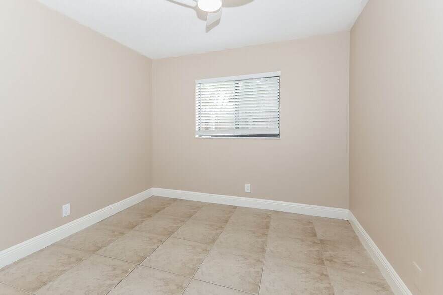 Building Photo - 11416 Whisper Sound Dr