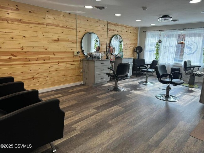 Building Photo - 17 Bound Ave