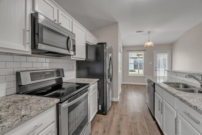 Building Photo - 3920 Cane River Rd