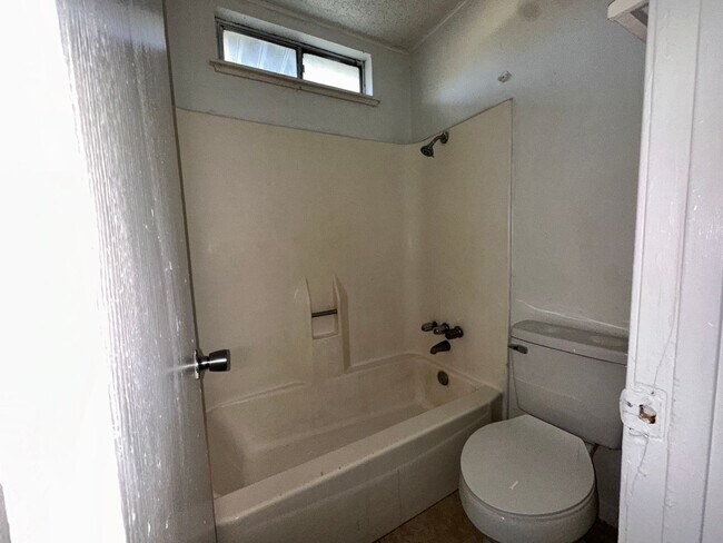 Building Photo - 1016 N 12th St