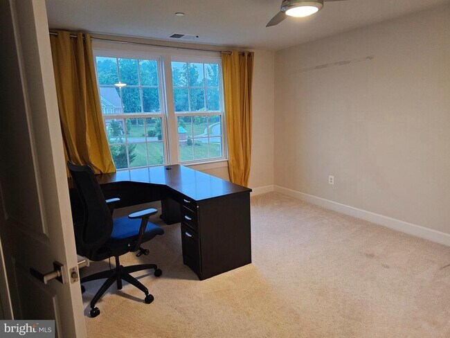 Building Photo - 2502 Vivaldi Ln