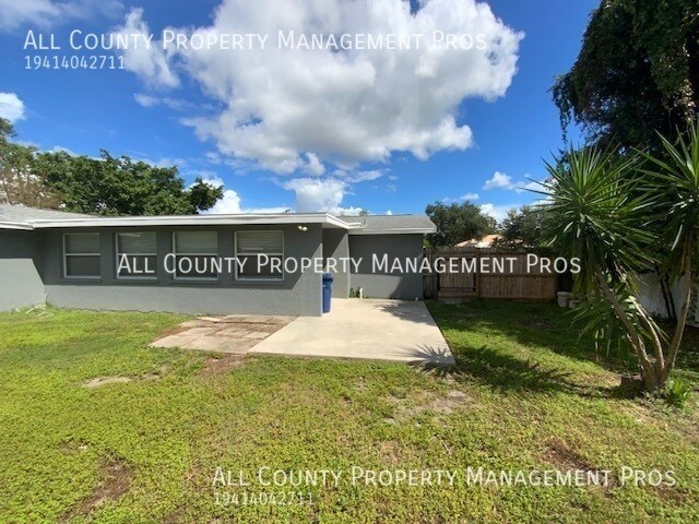 Building Photo - 5425 San Jose Dr