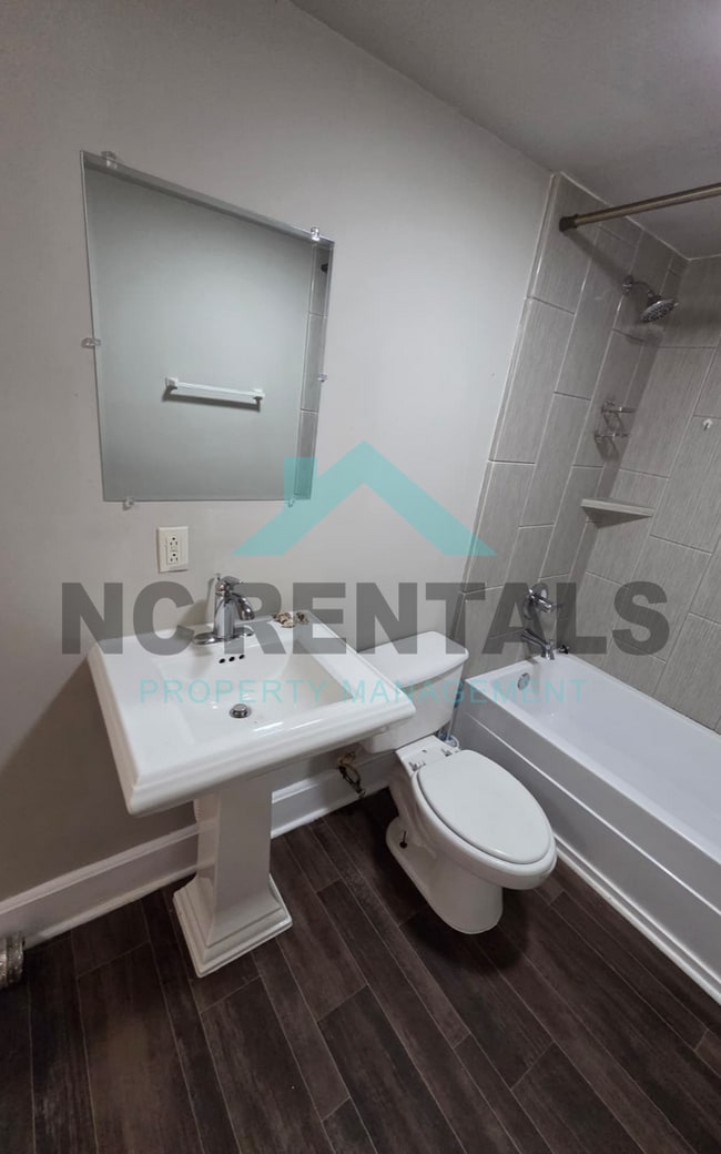 Building Photo - 714 Dillard St