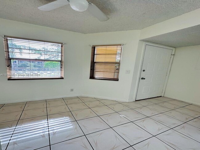Building Photo - 1351 SW 125th Ave